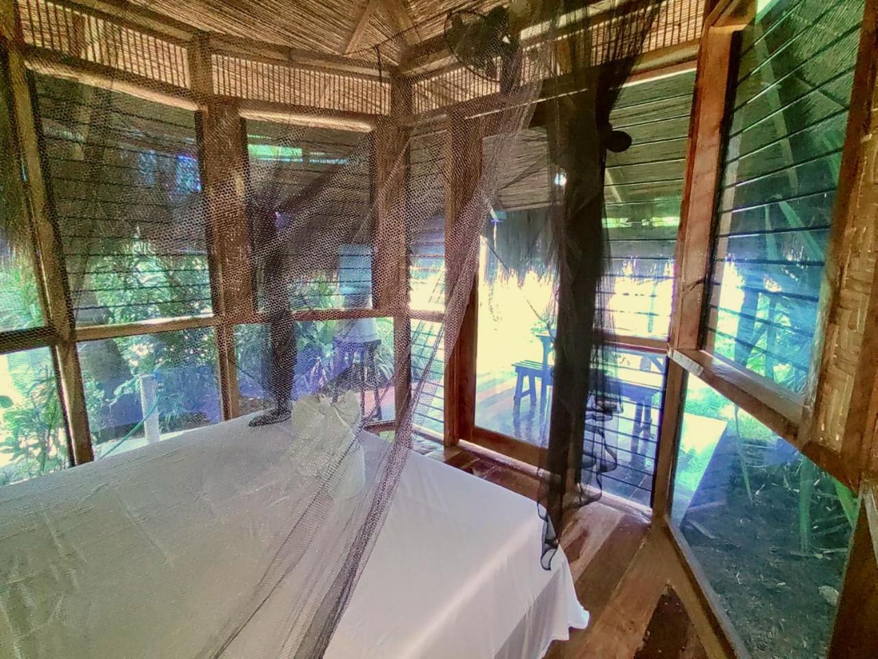 Shakabrah'S Beachfront Kubo General Luna  Luaran gambar
